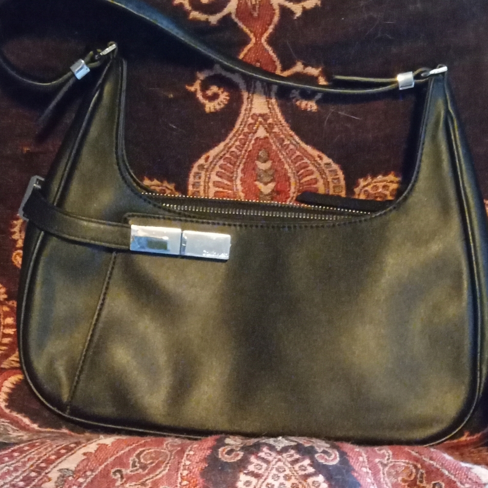 Calvin Klein Becky Top Zipper Shoulder Bag